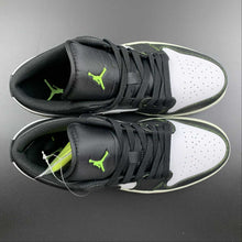 Cargar imagen en el visor de la galería, Olympic Collection Air Jordan 7 Low Black Electric Green-White
