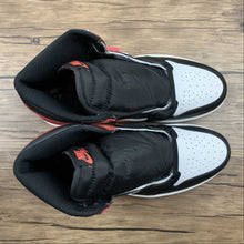 Cargar imagen en el visor de la galería, Air Jordan 1 Retro High OG Summit White Track Red-Black (2021) 555088-112
