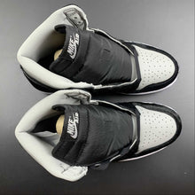 Cargar imagen en el visor de la galería, Air Jordan 1 High OG Medium Grey Black-White (2022) DZ2523-001
