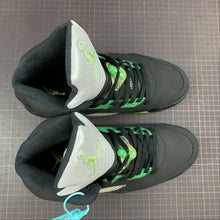 Cargar imagen en el visor de la galería, Air Jordan 5 Retro Quai54 Black Flourescent Green 255054-511
