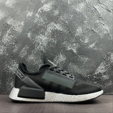 Cargar imagen en el visor de la galería, Adidas NMD R1 V2 Black and White
