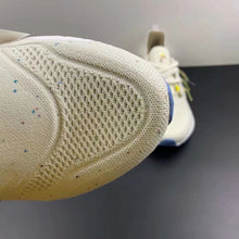 Cargar imagen en el visor de la galería, Adidas UltraBoost 22 White Light Yellow

