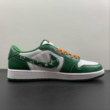 Cargar imagen en el visor de la galería, Air Jordan 1 Retro Low OG SP “Travis Scott” Green Hook LV Barb
