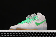 Cargar imagen en el visor de la galería, Dunk High Premium SB Metallic Silver Hyper Green  313171-039
