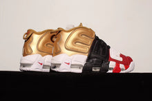 Cargar imagen en el visor de la galería, Air More Uptempo x SUPREME Red Black Gold 902290-002
