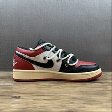 Cargar imagen en el visor de la galería, Air Jordan 1 Low Gym Red Black-White
