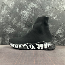 Cargar imagen en el visor de la galería, Balenciaga Triple Speed Grafiti Black And White
