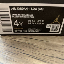 Cargar imagen en el visor de la galería, Air Jordan 1 Low (GS) White-Pinksicle-Black 554723-106
