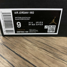 Cargar imagen en el visor de la galería, Air Jordan 1 Mid White Black Colour (2021) DM7802-100
