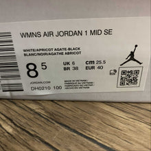 Cargar imagen en el visor de la galería, Air Jordan 1 Mid SE White Apricot Agate-Black (2021) DH0210-100
