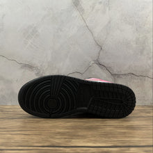 Cargar imagen en el visor de la galería, Air Jordan 1 Low (GS) White-Pinksicle-Black 554723-106
