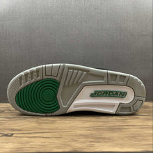Cargar imagen en el visor de la galería, Air Jordan 3 Retro Black Pine Green CT8532-030
