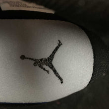 Cargar imagen en el visor de la galería, Air Jordan Legacy 312 Low Grey White Black
