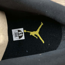 Cargar imagen en el visor de la galería, Air Jordan 1 Low White Yellow Black CZ4776-107
