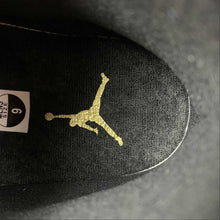 Cargar imagen en el visor de la galería, Air Jordan 11 Retro Platinum Tint University Red
