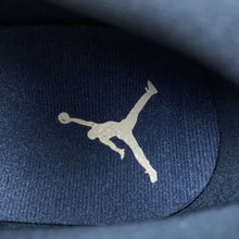 Cargar imagen en el visor de la galería, Air Jordan 1 Low White Dk. Marina Blue-White DC0774-114
